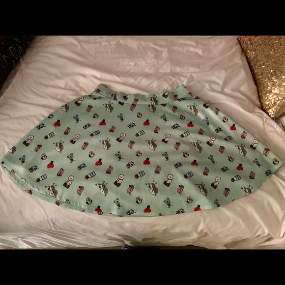 BTS’ brand BT21 skater skirt. L fits more like a M - Picture 2 of 4